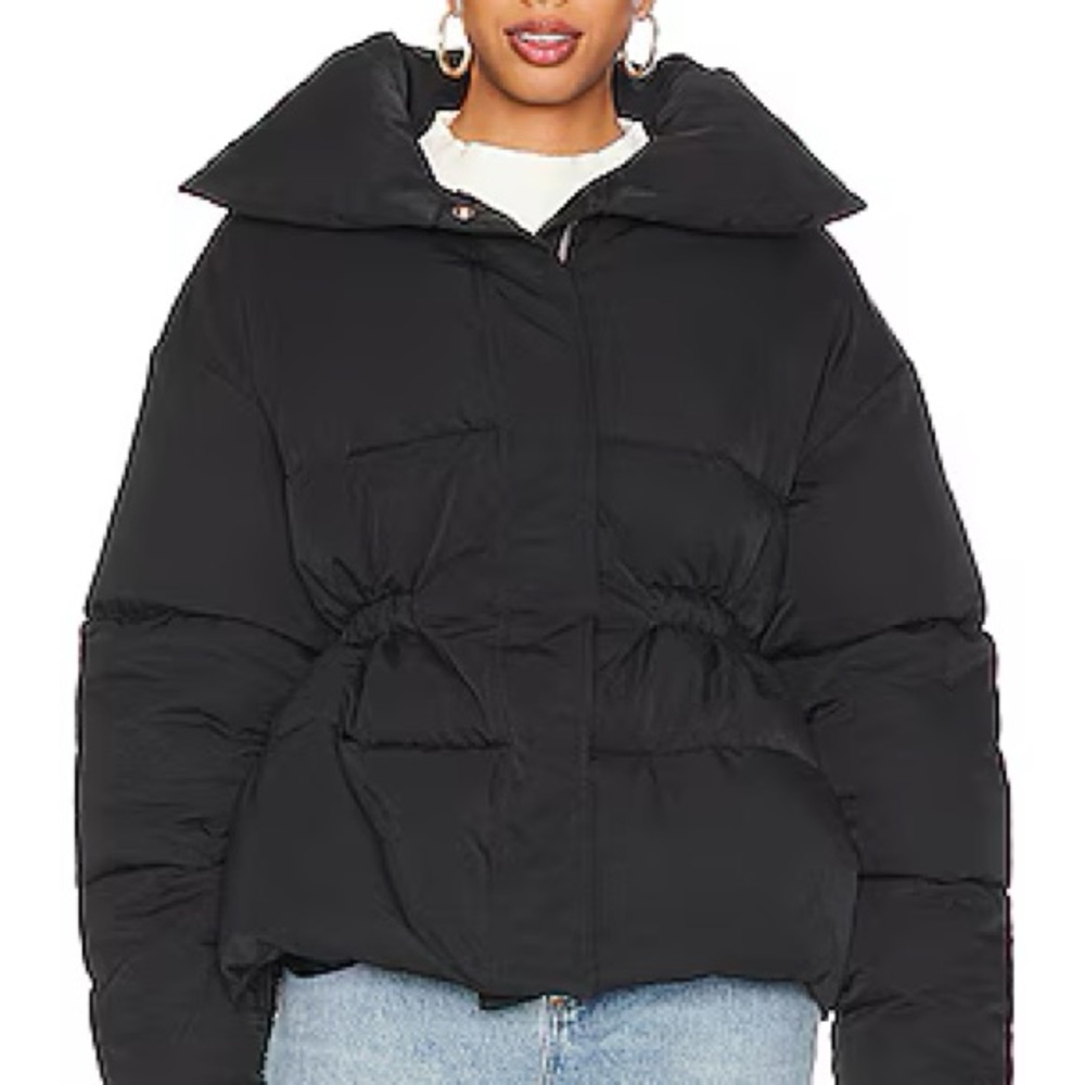 H:ours Medium Guadalupe Puffer Jacket 🖤
